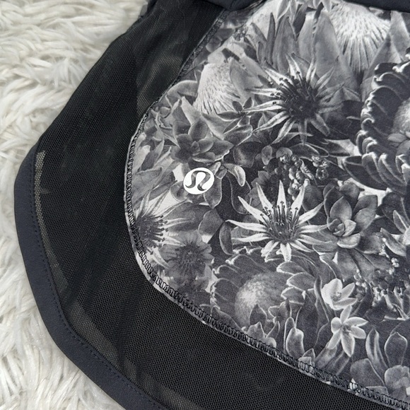 Lululemon Hotty Hot Skirt *4-way Stretch Flowabunga Black Angel Wing / Black - Picture 7 of 9